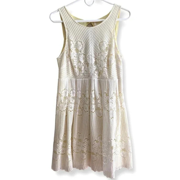 Free People Boho Floral Crochet Lace Dress in Cream & Yellow Size 10 - Picture 2 of 12